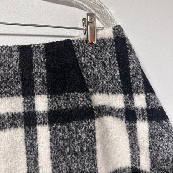 ASOS Flippy Check Mini Skirt White Black Plaid Women’s Size 12 Academia Preppy - Picture 6 of 16